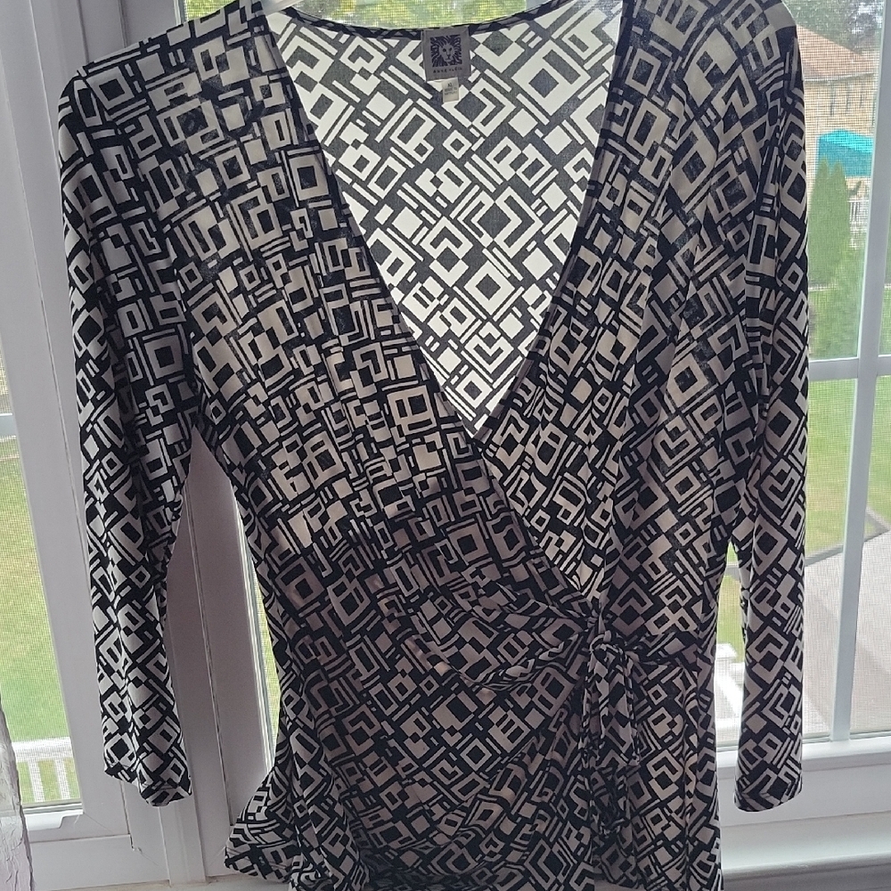 Anne Klein Black and White Geometric Blouse